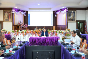 สพป.อุดรธานี เขต 1 ประชุมพิจารณาเลื่อนขั้นค่าจ้างลูกจ้างประจำและค่าตอบแทนพนักงานราชการ